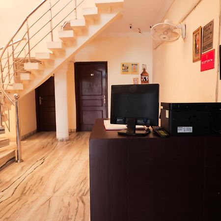 Hotel Green Villa - Near Anand Vihar Station Nova Deli Exterior foto